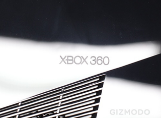 Illustration for article titled The New Xbox 360 in Person: So Glossy It Hurts